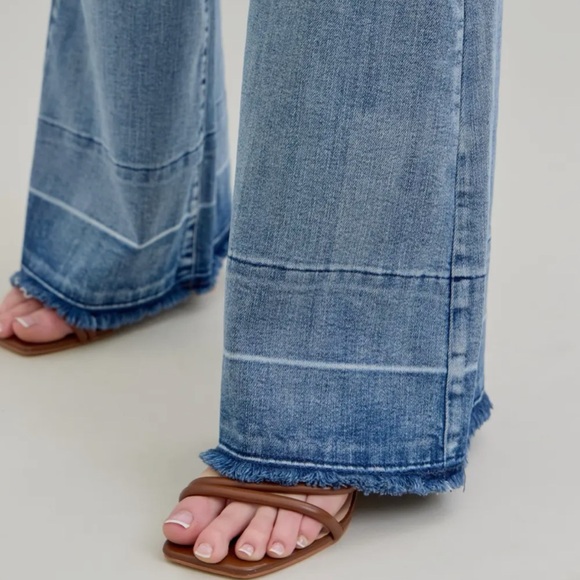 Judy Blue Jeans Tummy Control With Release Hem Flare High Waist NWT - Picture 5 of 9